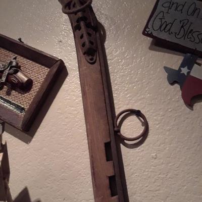 ANTIQUE HARNESS HINE IN GREAT CONDITION