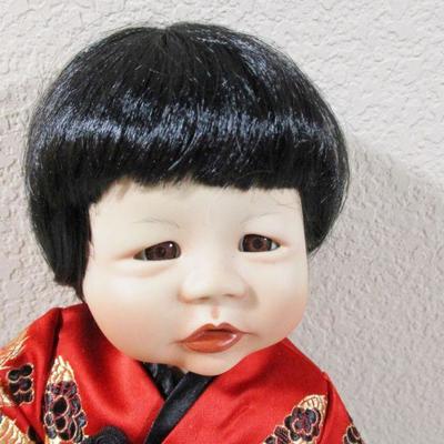Kathy Hippensteel Geisha Baby Chen with COA 1854 Style 11 1/2" tall 