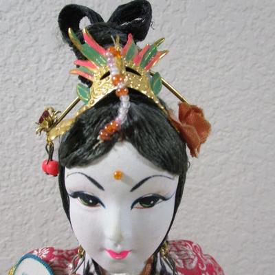 15"  Vintage Japanese Geisha Doll Cloth Body on the Stand 