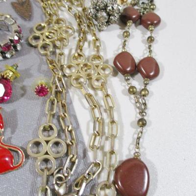  Vintage Estate Costume Jewelry Lot Some brand names All Wear 