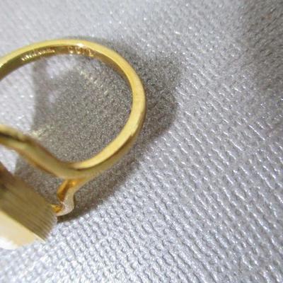 18kt HGE Cameo Shell Ladies Ring Size 8 