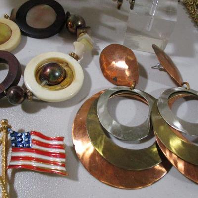  Vintage Estate Costume Jewelry Lot Some brand names All Wear 