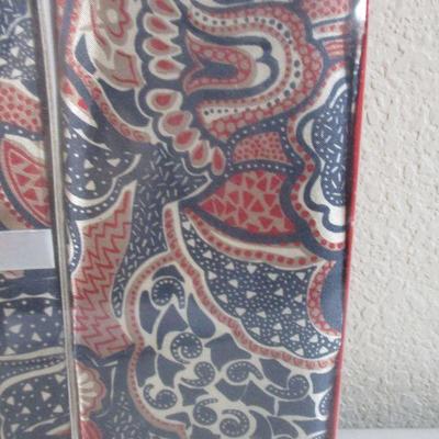 Vintage Oleg Cassini Tie & Handkerchief set In the Box 
