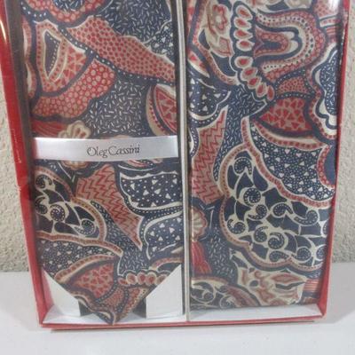 Vintage Oleg Cassini Tie & Handkerchief set In the Box 