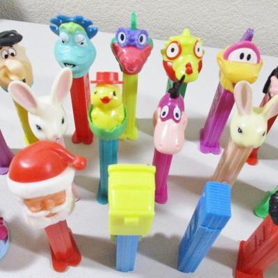 Large Lot of Pez  and rubber Flintstones Chracters 