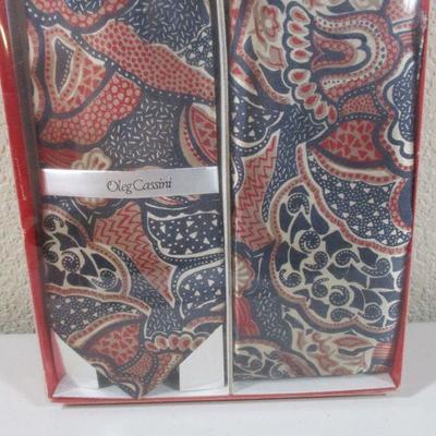 Vintage Oleg Cassini Tie & Handkerchief set In the Box 