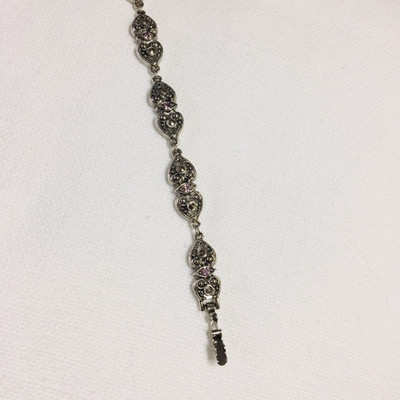 1994 Avon Elegant Era Bracelet & Matching Earrings (Estimated Value $30.00 to $45.00)