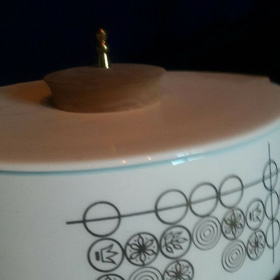 1950s Vintage white with 22k gold Trim covered ceramic casserole serving dish