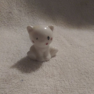 Cat Figurine 