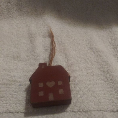 Small wood wall hanger 