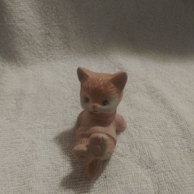 Cat Figurine 