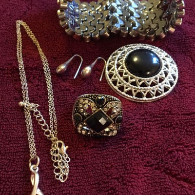 Silver overlay stretch bracelet, Brooch with Black center, Circular necklace & matching earrings, Size 7 Fun ring to match it all