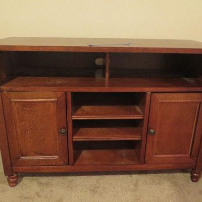 Cabinet / TV Stand