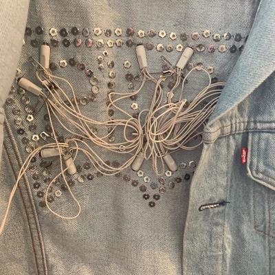 Vintage Levi 70506-0211 Jean Jacket Size Large - handmade light up