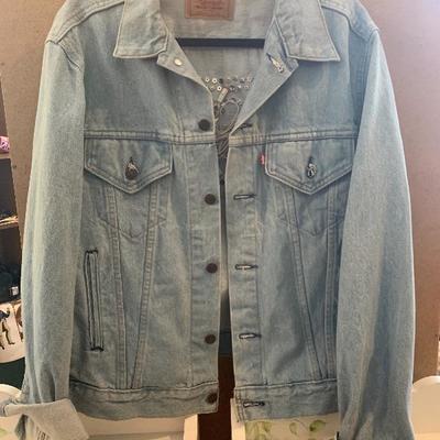Vintage Levi 70506-0211 Jean Jacket Size Large - handmade light up