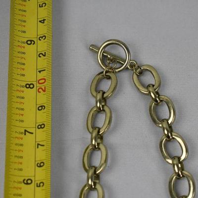 Costume Jewelry Necklace: Gold Tone & Black