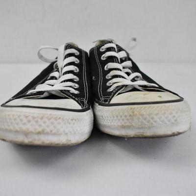 Black & White Converse Low-Top Shoes Men's Size 8/Women's Size 10