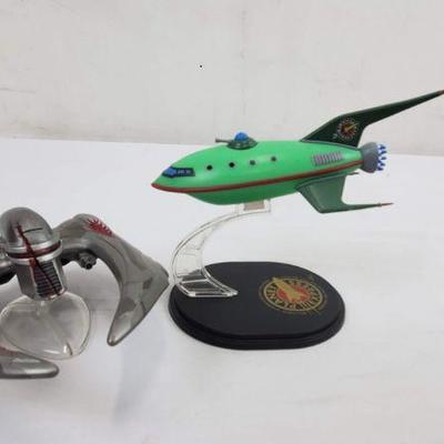Planet Express Statue & Battlestar Galactica Ship
