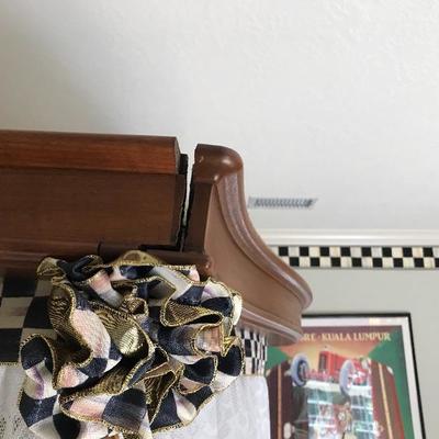 Tester Bed