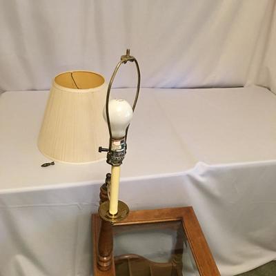 Lot 14 - Magazine Rack & Lamp