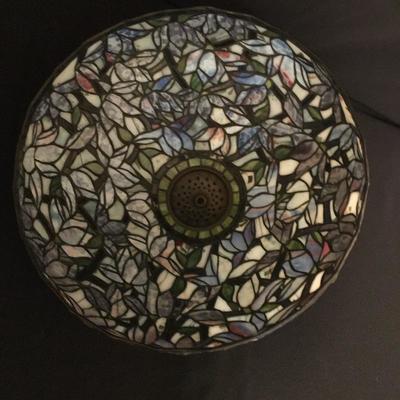Lot 19 - Tiffany Style Lamp