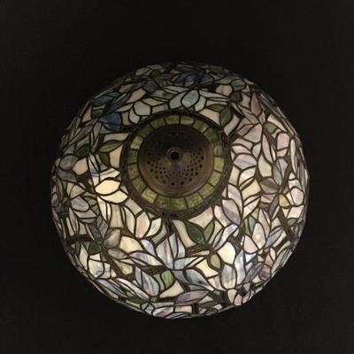 Lot 19 - Tiffany Style Lamp