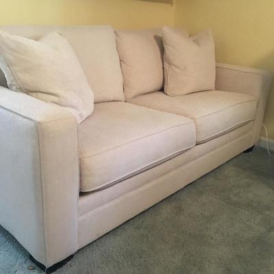 Lot 22 - Havertys Couch