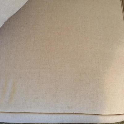 Lot 22 - Havertys Couch