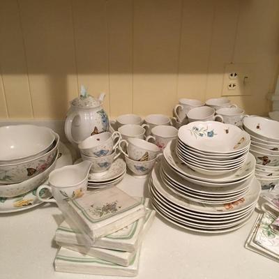 Lot 24 - Lenox Dinner Ware Set