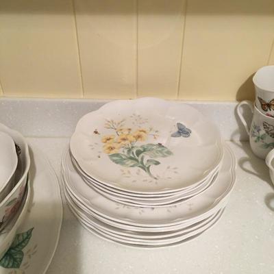 Lot 24 - Lenox Dinner Ware Set