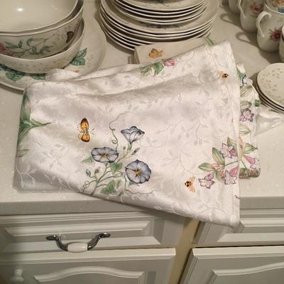 Lot 24 - Lenox Dinner Ware Set