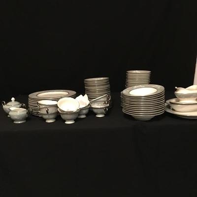 Lot 25 - Castleton China Set