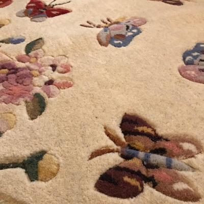 Lot 28 - Chair & Rug