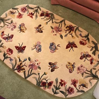 Lot 28 - Chair & Rug