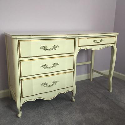Lot 31 - Desk & Chair