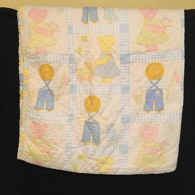 Lot 41 - Vintage Nursery Accessories