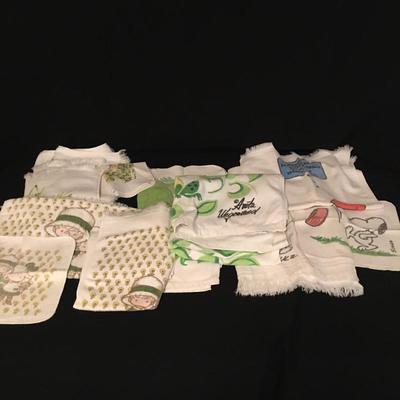 Lot 41 - Vintage Nursery Accessories