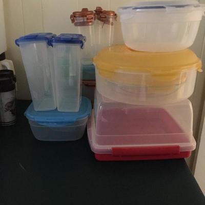  Lot 60 - Lock & Lock Storage Containers