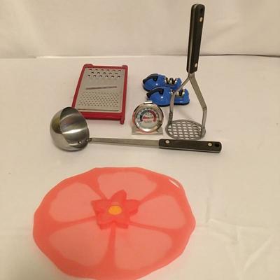 Lot 64 - Kitchen Utensils