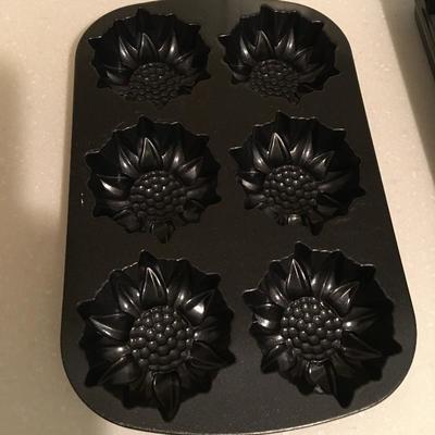 Lot 67 - Baking & Roasting Accoutrements
