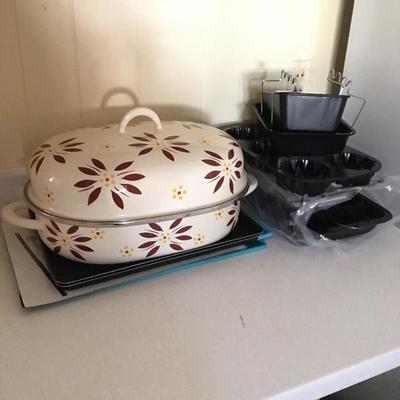 Lot 67 - Baking & Roasting Accoutrements