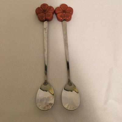  Lot 69 - Daisy Dishes & Weymouth Canister