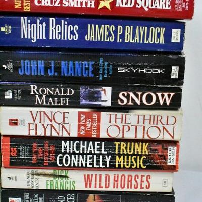 17 Paperback Books: Thriller & Horror: Book of Fate -to- Wind Dancer