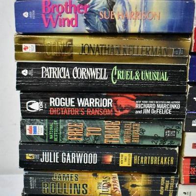 17 Paperback Books: Thriller & Horror: Book of Fate -to- Wind Dancer