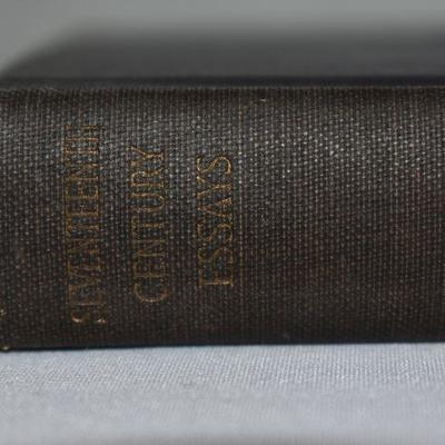 The Modern Students' Library, 17th Century Essays, Hardcover Book - Vintage 1926