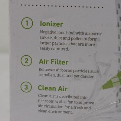 Holmes Personal Space Air Purifier for Extra Small Room (HAP116Z-U) - New