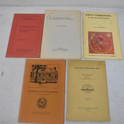 12 Piece Vintage Lot: 11 Booklets & 1 Postcard