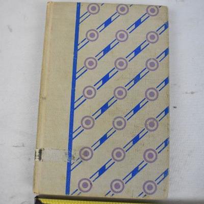 Queen Victoria. Hardcover Book by Haycraft, Vintage 1957