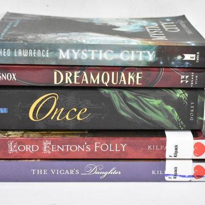 5 Paperback Fiction Books: Mystic City -to- The Vicar's Daughter