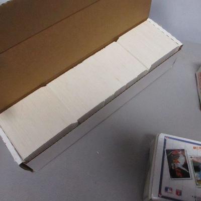 Lot 7 - Topps Baseball Cards 1990"s